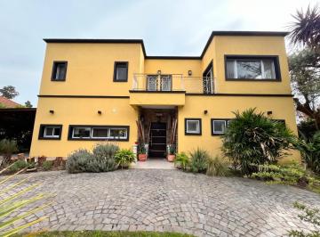 Casa · 200m² · 5 Ambientes · Venta Casa 5 Ambientes C/ Pileta - Golfers Country Club, Pilar