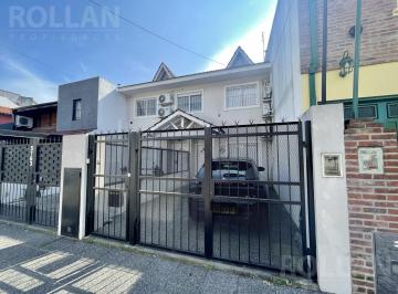 Casa · 122m² · 5 Ambientes · 1 Cochera · Venta Casa de 5 Amb en Carapachay