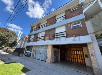 Departamento · 48m² · 2 Ambientes · 1 Cochera · Venta Departamento Sobre Av