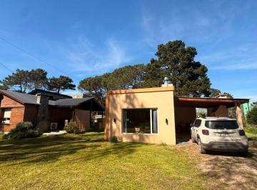 Casa de 3 ambientes, Costa del Este · Hermosa Propiedad en Venta en Costa del Este