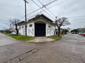 Bodega-Galpón · 270m² · 1 Ambiente · 10 Cocheras · Alquiler Galpon en Esquina