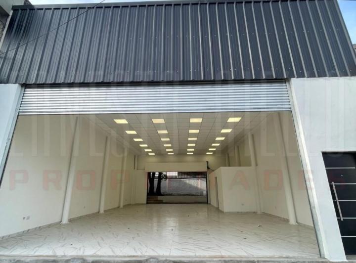 Local comercial · 128m²