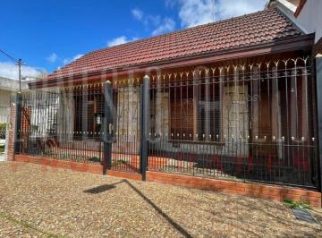 Casa · 217m² · 2 Ambientes · Alquiler Hermosa E Impecable Casa 2 Amb en Quilmes Oeste con Patio