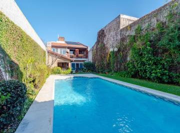 Casa de 6 ambientes, Coghlan · Venta Casa 6 Ambientes Premium. Gran Jardín, Pileta y Quincho