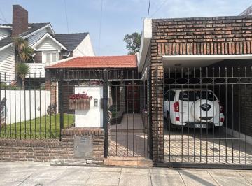 Casa · 133m² · 5 Ambientes · 1 Cochera · Casa en Venta Ciudadela con Parque