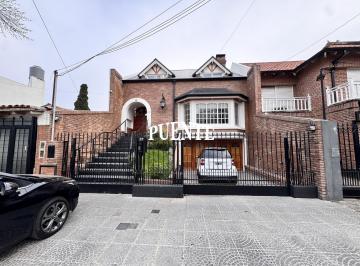 Casa · 362m² · 6 Ambientes · 5 Cocheras · Chalet en Banfield