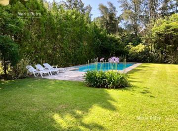 Casa · 160m² · 4 Ambientes · Venta Casa 3 Dorm.. Barrio Las Glorias - Benavidez. Apto Credito