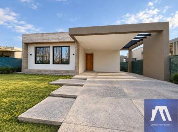 Casa de 5 ambientes, Mayor Drummond · Casa en Alquiler C/ Cochera en Mayor Drummond