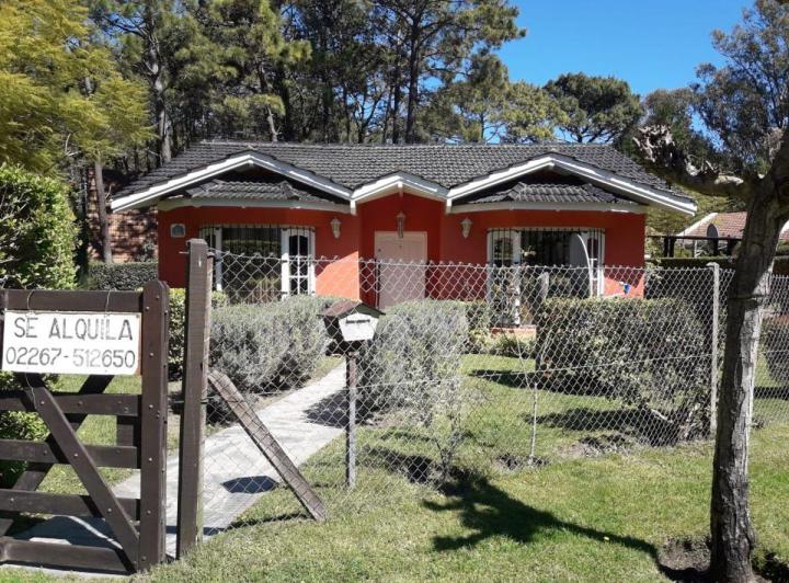 Casa · 115m² · 3 Ambientes · 1 Cochera