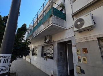 PH de 3 ambientes, Villa General Mitre · PH 3 Amb. Al Contrafrente - Planta Baja con Dos Patios - Parrilla - Luminoso - Semipiso - a Realizarle Mejoras