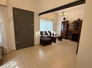 Casa · 155m² · 6 Ambientes · 1 Cochera · Casa en Villa Centenario