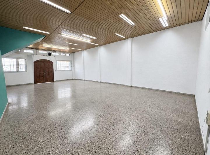 Local comercial · 360m²
