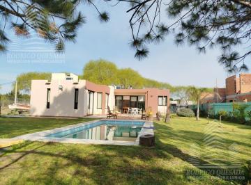 Casa · 150m² · 3 Ambientes · 1 Cochera · Casa Moderna de Categoría en San Rafael - Piscina y Parque