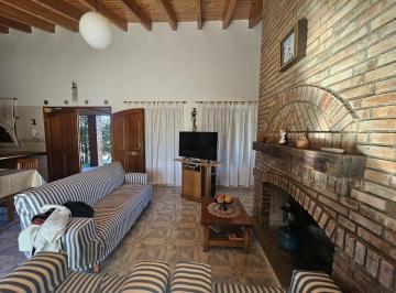 Casa · 403m² · 4 Ambientes · 4 Cocheras · Casa Sobre Ruta de Acceso a Villa 25 de Mayo, San Rafael!