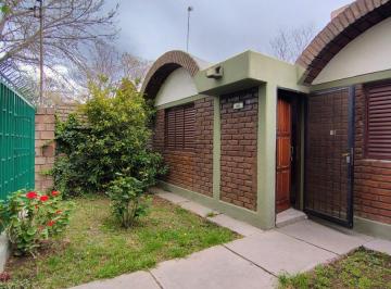 Casa de 3 ambientes, El Plumerillo · Casa de 245 m² con 2 Dorm. en Venta en Las Heras