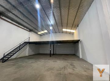 Depósito · 370m² · 3 Ambientes · Depósito en Alquiler - 1 Dormitorio 1 Baño - 400 m - La Plata