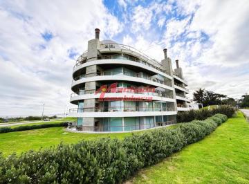 Foto1 · Apartamento en Venta de 3 Dorm. y Dependencia en Punta del Este.