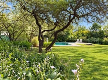 Casa de 7 ambientes, Córdoba · Planta Baja - 4 Dorm. - Jardín Divino - Cava