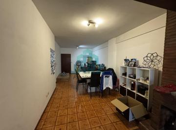 Departamento · 100m² · 4 Ambientes · Retasado! Departamento de 3 Dorm. Av Mitre Avellaneda