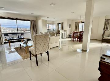 Departamento · 100m² · 4 Ambientes · 1 Cochera · Departamento en Centro