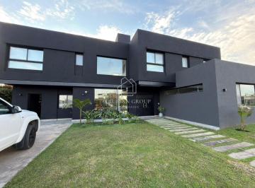 Casa · 240m² · 5 Ambientes · 1 Cochera · Casa en Venta en San Rafael, Villanueva, Tigre