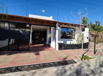 Casa · 234m² · 7 Ambientes · 2 Cocheras · Casa en Venta Apta Credito Barrio Supe Godoy Cruz Mendoza