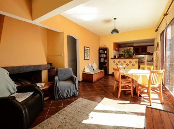 Casa · 107m² · 5 Ambientes · Venta - La Blanqueada - 3 Dorm. - Patio