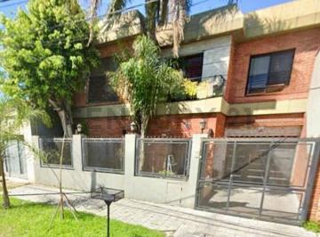 Casa · 180m² · 5 Ambientes · 2 Cocheras · Venta Casa Multifamiliar 5 Ambientes Loma Hermosa Patio Quincho