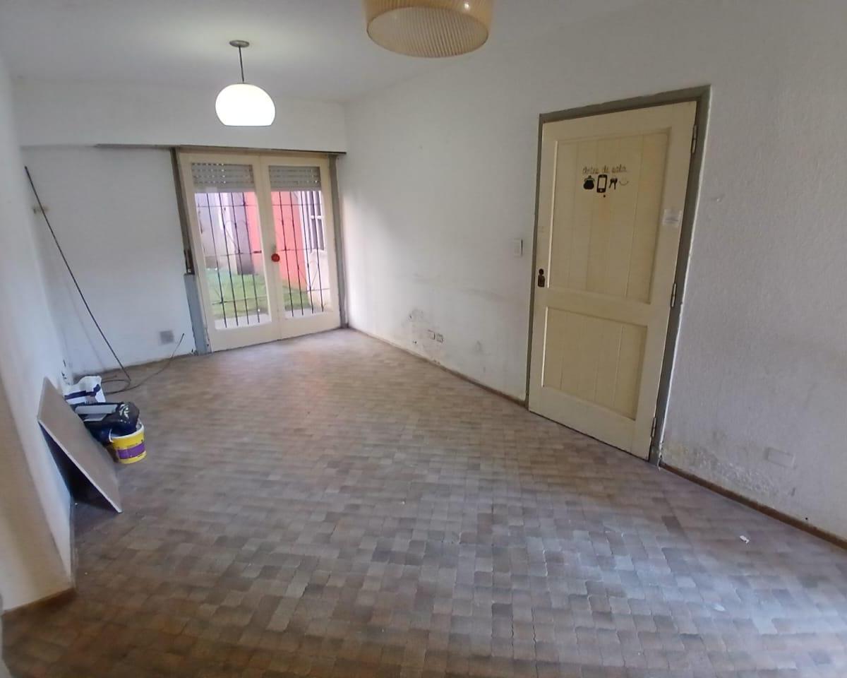 Departamento en Barrio San Carlos. 3 Ambientes + dependencia en Planta Baja