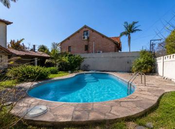 Casa · 184m² · 5 Ambientes · 2 Cocheras · Venta Casa 6 Amb. con Piscina y Quincho en Palomar