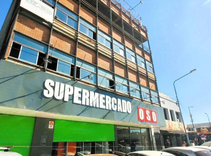 Local comercial · 1800m²
