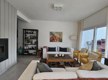 Casa · 190m² · 5 Ambientes · 1 Cochera · Casa en Alquiler Temporal en Barrio Santa Bárbara Toda en Planta Baja del 30 Dic Al 31 Ene 27