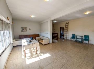 Departamento · 269m² · 4 Ambientes · 1 Cochera · Venta PH 4 Ambientes con Deposito Quilmes Oeste