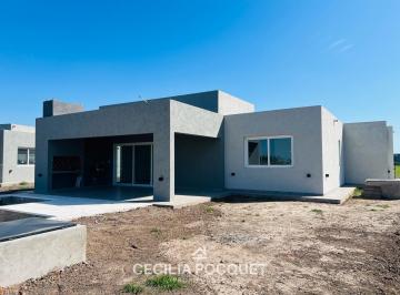 Casa · 150m² · 5 Ambientes · 1 Cochera · Casa en Venta Barrio San Simón Canning
