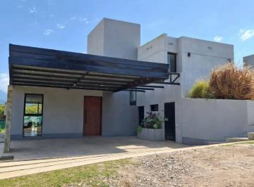 Campo · 294m² · 4 Ambientes · 2 Cocheras · Casa en Venta Los Nogales Country Portal del Sol - Apta Credito Hipotecario
