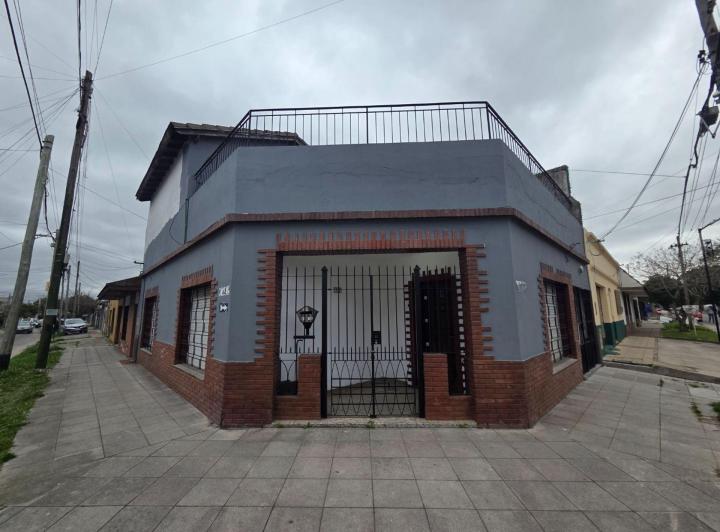 Casa · 140m² · 3 Ambientes · 1 Cochera