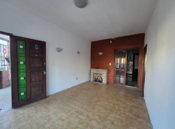 Casa · 140m² · 3 Ambientes · 1 Cochera · Alquiler Casa 3 Ambientes con Cochera Bernal Oeste