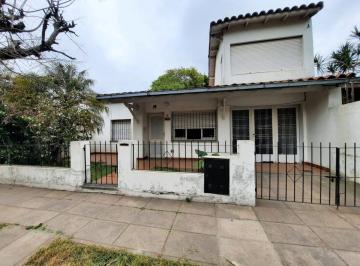 Casa · 173m² · 4 Ambientes · 2 Cocheras · Venta Casa 4 Ambientes Hurlingham a Reciclar