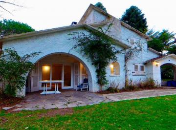 Casa · 171m² · 7 Ambientes · 1 Cochera · Venta Casa 6 Dorm. a Reciclar en San Rafael