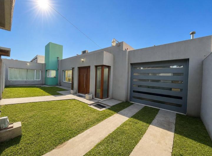 Quinta vacacional · 209m² · 2 Dormitorios · 1 Cochera