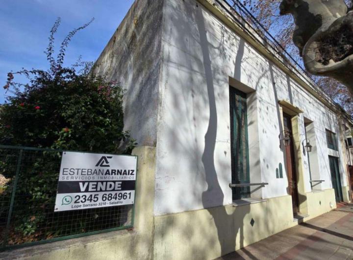 Casa · 220m² · 10 Ambientes · 1 Cochera