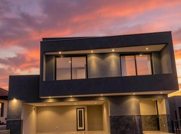 Casa de 14 ambientes, El Challao · Casa en Venta - La Bastilla