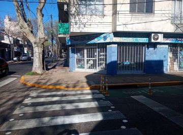 Local comercial , Vicente López · Locales Unificados con un Total de 60 m². Ugarte Esquina Caseros, Frente Supermercado Carrefour.