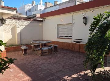 Casa · 192m² · 8 Ambientes · 1 Cochera · Casa de 3 Dor en Bº junior'S