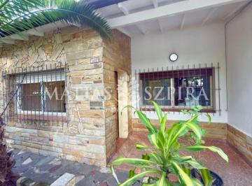 Casa · 75m² · 4 Ambientes · 1 Cochera · Casa en Venta 4 Ambientes con Cochera en Ituzaingo