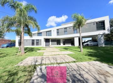 Casa · 350m² · 2 Ambientes · 10 Cocheras · Casa en General Rodriguez