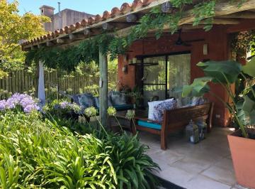 Casa · 320m² · 7 Ambientes · 1 Cochera · Casa en Alquiler en Laguna del Sol, General Pacheco, Tigre