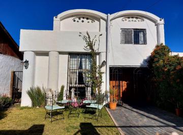 Casa de 4 ambientes, Miramar · Hermosa Casa Para La Temporada