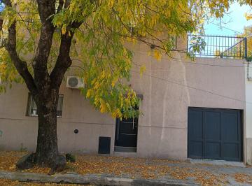PH de 5 ambientes, Monte Castro · Casa 5 Amb, 4 Dorm, 3 Baños, Cochera y Doble Terraza en Monte Castro