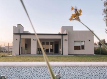 Quinta vacacional de 4 ambientes, Junín · Casa Quinta | Las Gallaretas II